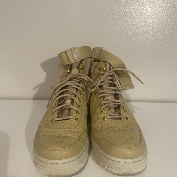 Nike Air High-Top Sneakers - Picture 2 of 4